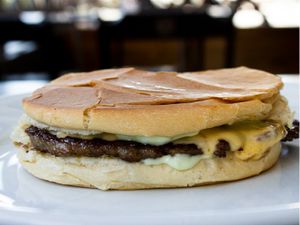 Bauruzinho Carne e Queijo