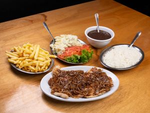 Refeição de Frango Acebolado