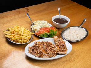 Refeição de Frango ao Alho e Óleo