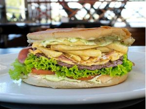 Xis Americano com Fritas