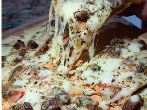 Pizza  File aos 4 queijos