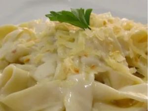 MASSA AO MOLHO 4 QUEIJOS