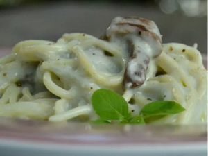 MASSA ISCAS DE FILÉ AO MOLHO MOSTARDA