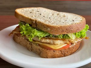 Sanduíche Integral de Frango
