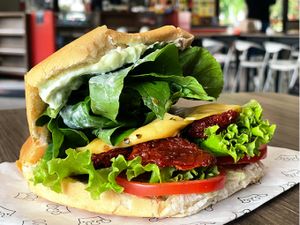 Xis Rúcula com Tomate Seco