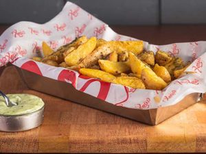 Porção batata rústica