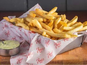 Porção de batata frita