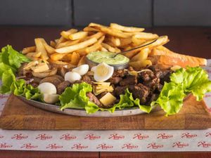 Porção de filé com fritas