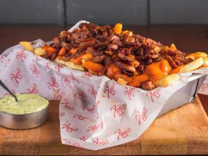 Porção de fritas bacon cheddar